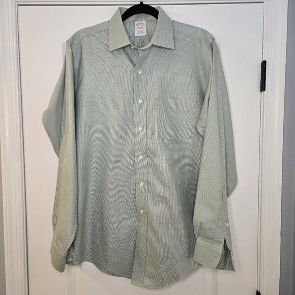 Brooks Brothers Traditional Fit Non-Iron Button Down Shirt Green Size 15.5 (Med) - Picture 1 of 11
